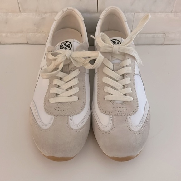 New. Tory Burch HANK SNEAKER in Snow White / Beige Size 10 - Picture 4 of 12